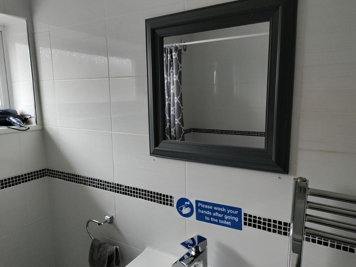Beautiful House In Ruislip Hotel Northwood  Екстериор снимка