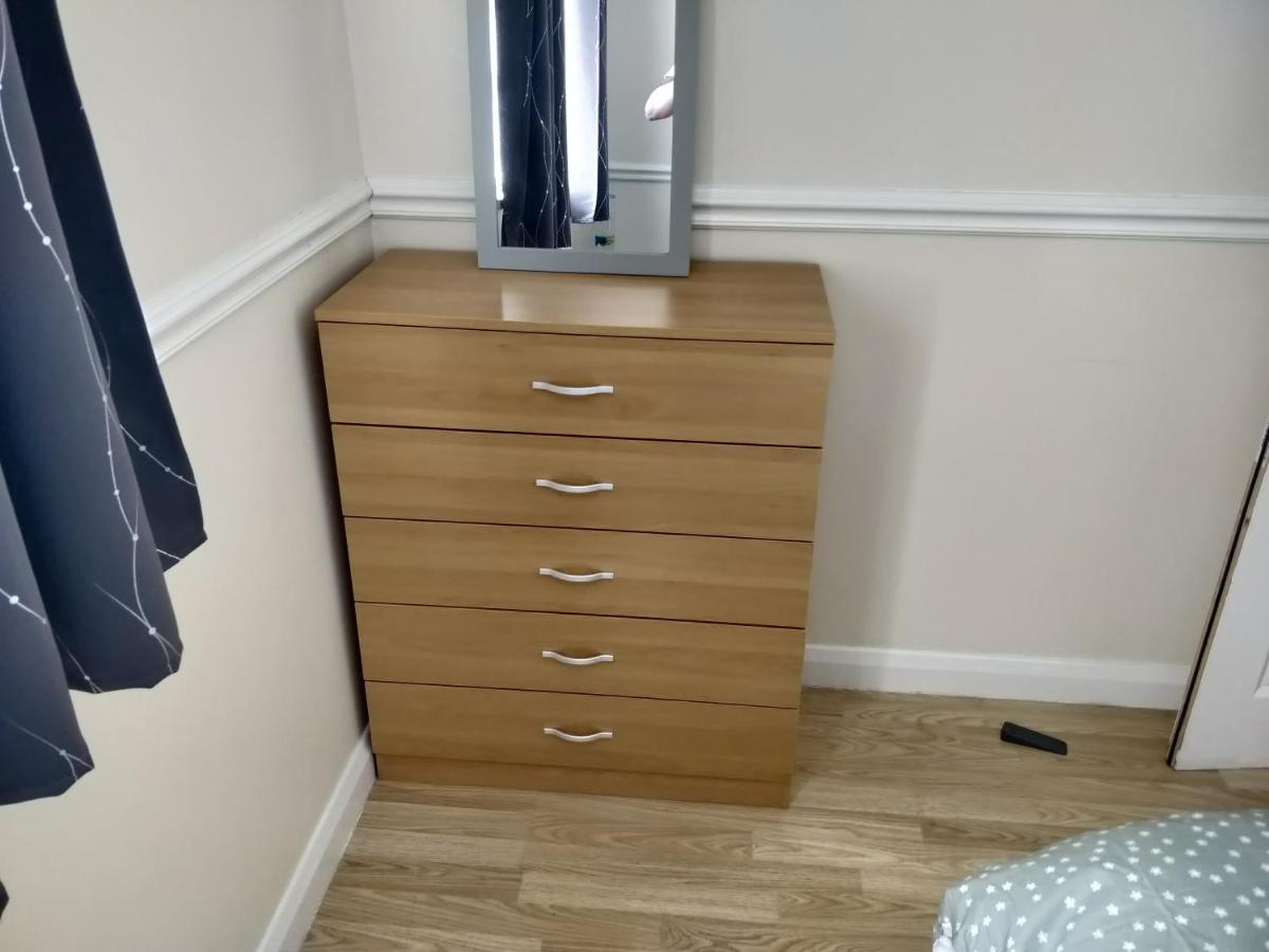Beautiful House In Ruislip Hotel Northwood  Екстериор снимка