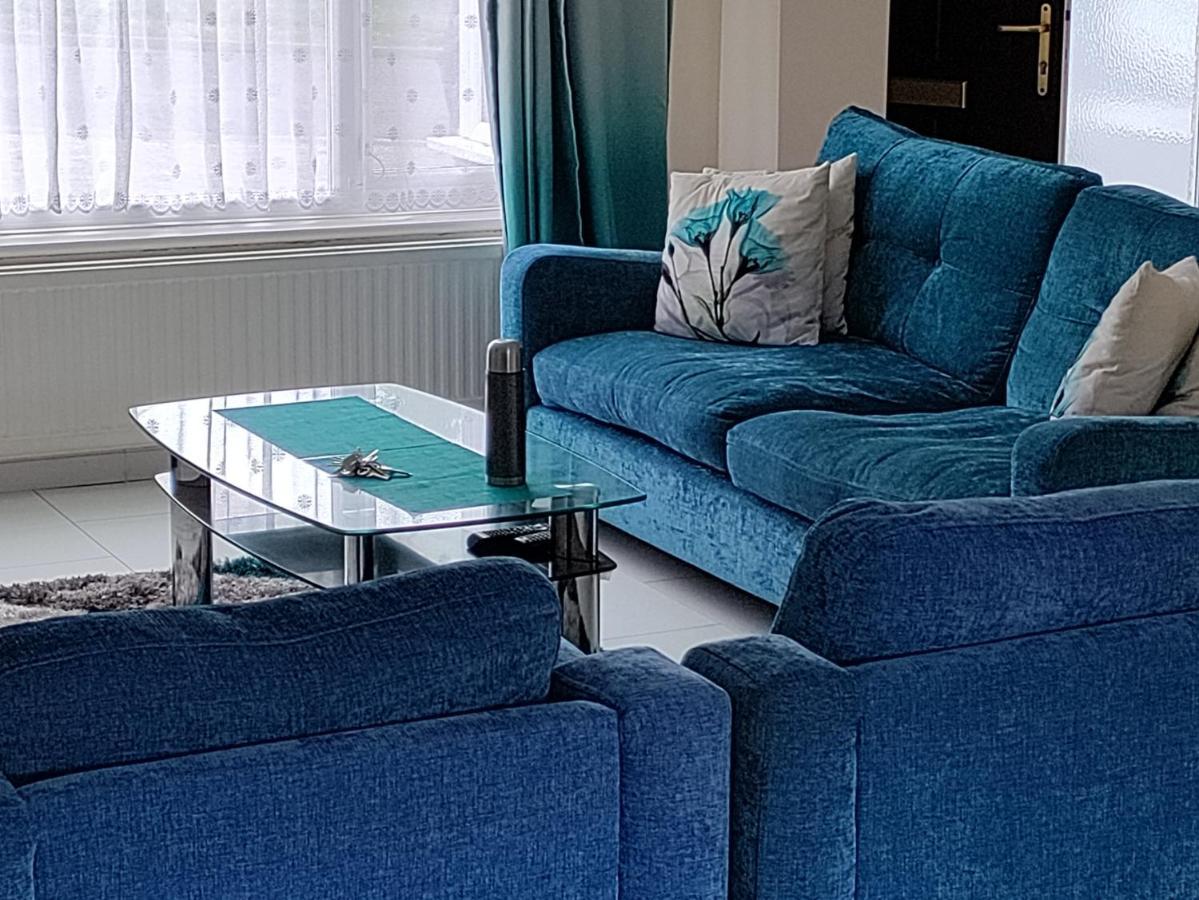 Beautiful House In Ruislip Hotel Northwood  Екстериор снимка