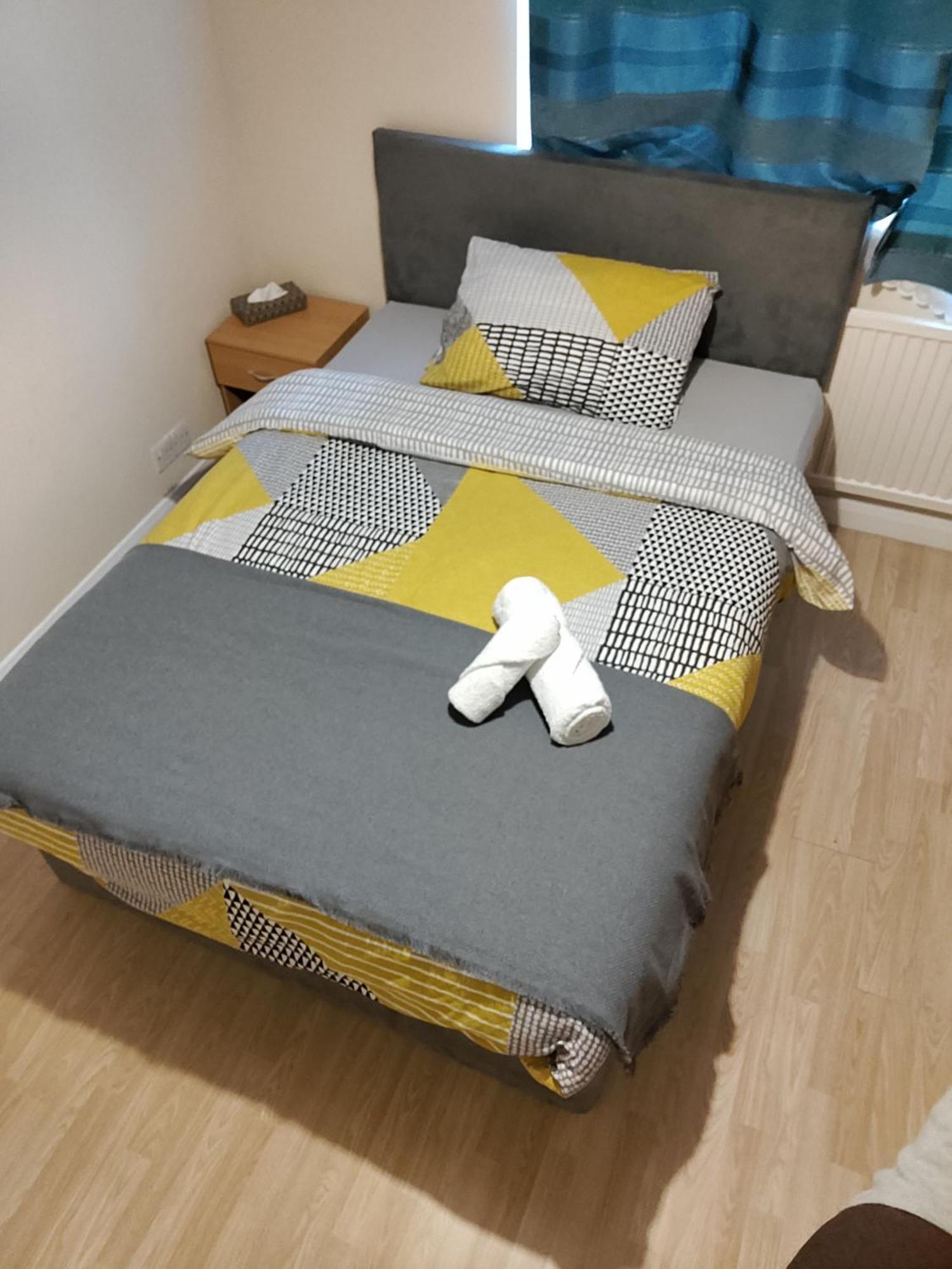 Beautiful House In Ruislip Hotel Northwood  Екстериор снимка